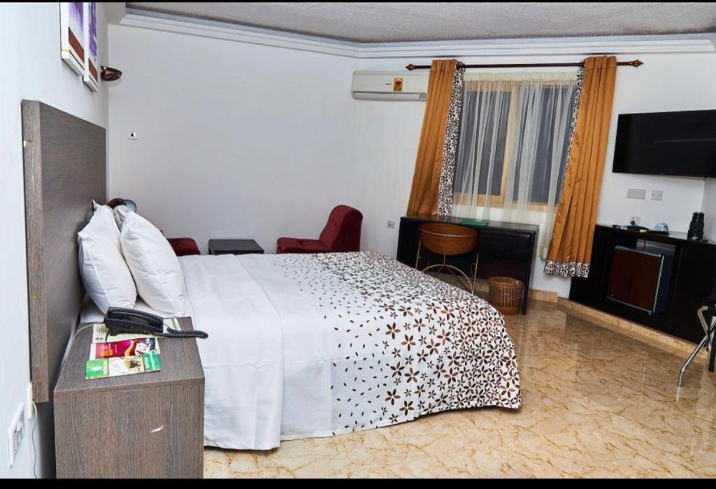 Royal Basin Resort Kumasi Exteriör bild